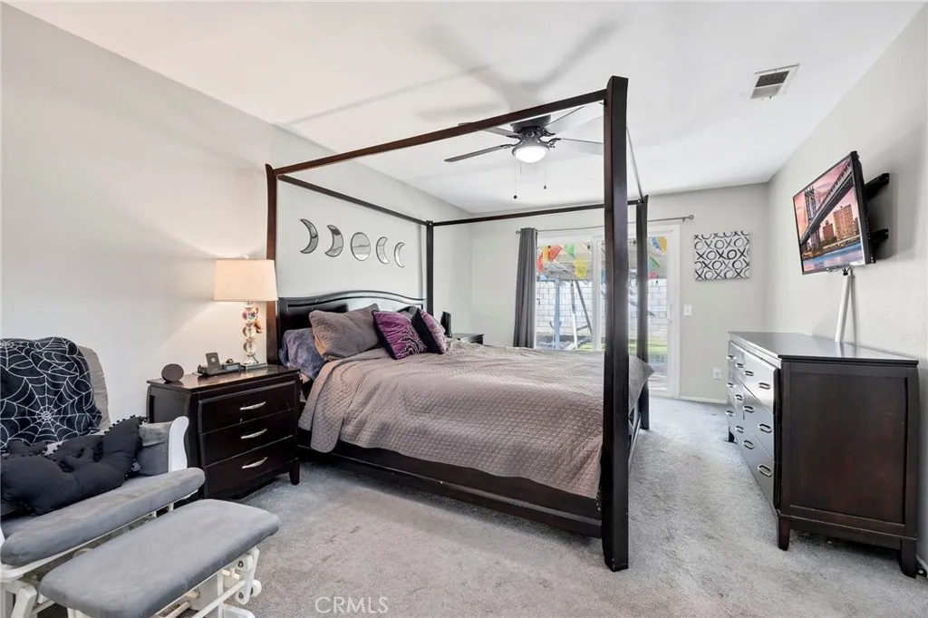 10022 Chula Vista Way, Riverside, California 92503 home-pic-15